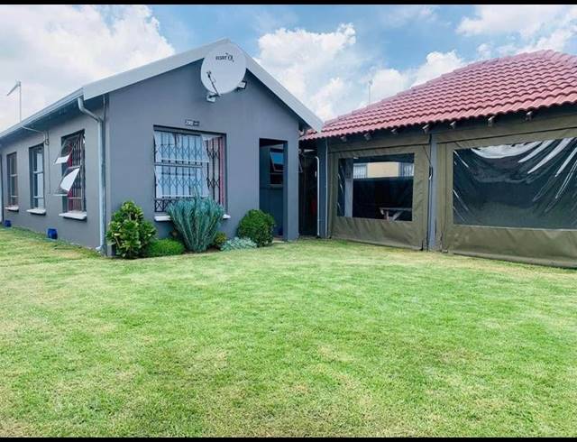 3 BEDROOM HOUSE FOR SALE IN FLEURHOF